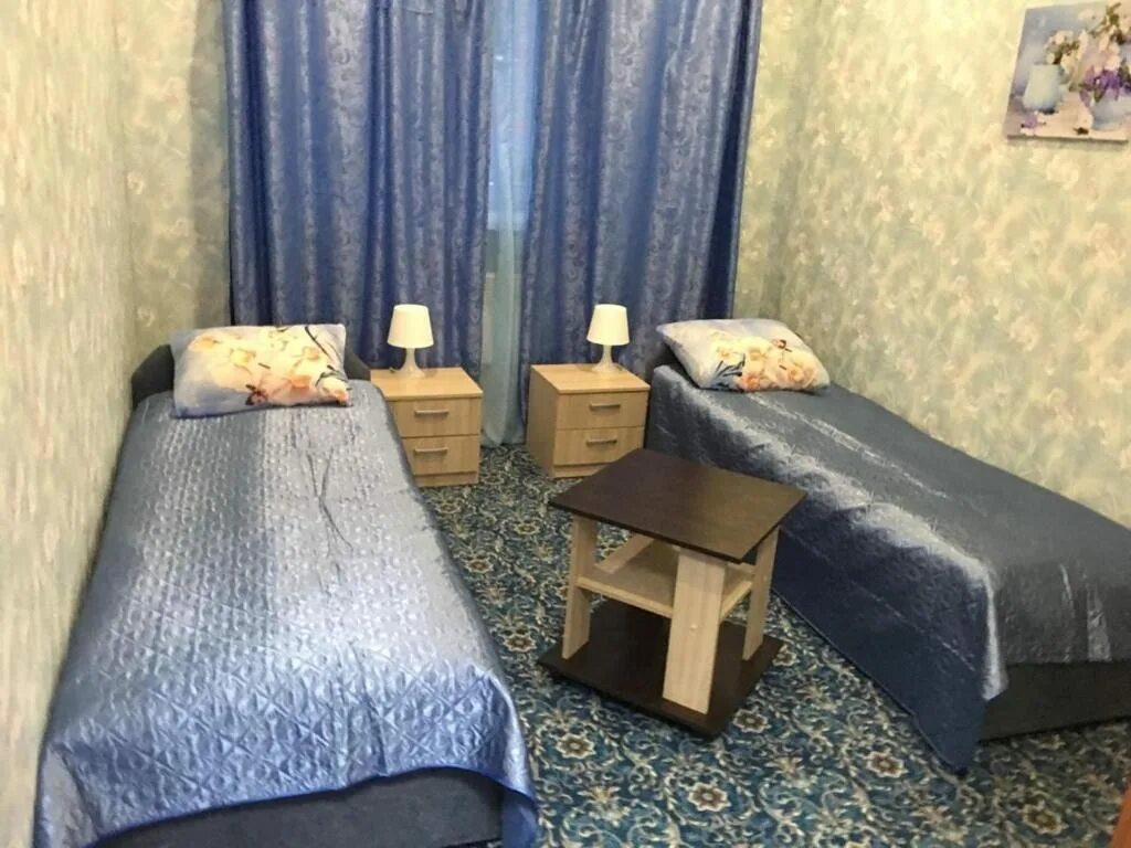 Вокзал для двоих гостиница. Городотель комсомольская площадь. Гостиница вокзал омск. Вокзал на двоих гостиница. Вокзал для двоих гостиница.