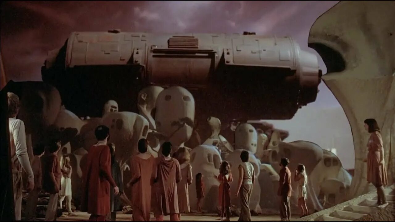 Зарубежная фантастика 1980. Безумный макс мэл гибсон арт. Битва за пределами звезд (1980). Зарубежная фантастика 1980. Вэл килмер красная планета.
