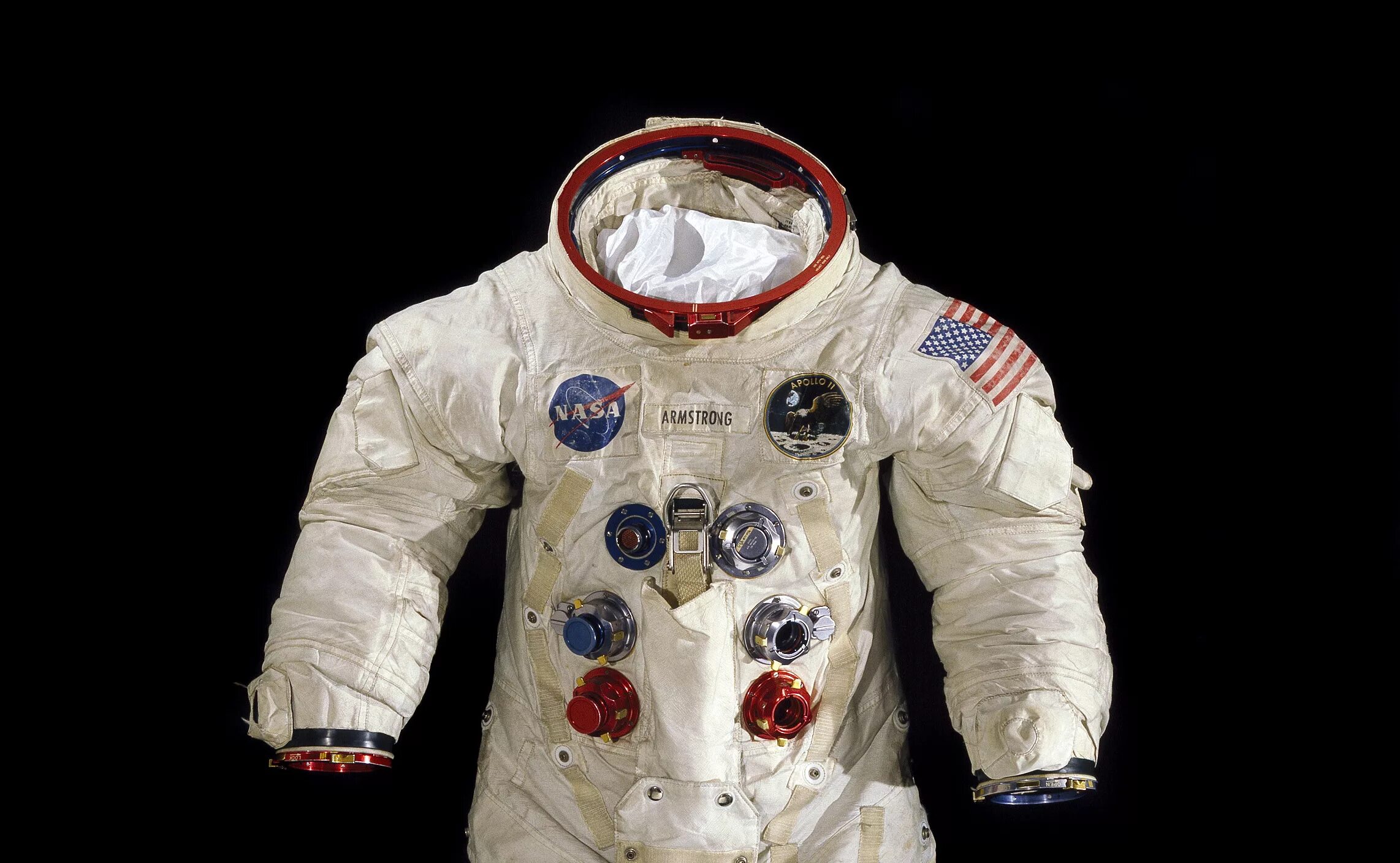 Костюм космонавта россии. Скафандр астронавта Аполлона. Скафандр Аполлон 11. Костюмы астронавтов Аполлон 11. Костюм Космонавта НАСА.