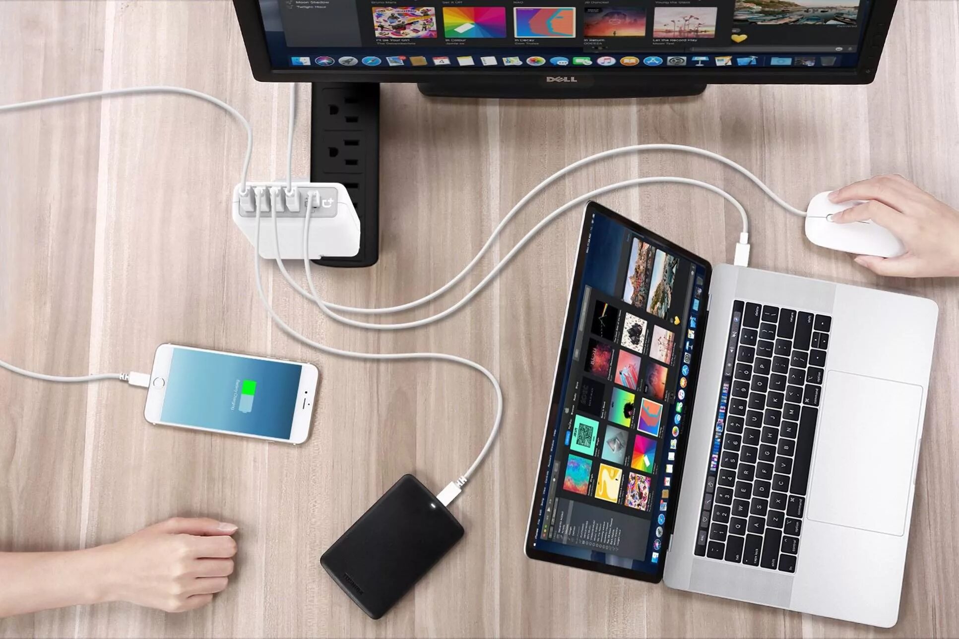 Macbook pro usb c. Как правильно заряжать макбук. Macbook charging. Провод для зарядки макбука от внешнего аккумулятора. Macbook pro 2019 разъемы.