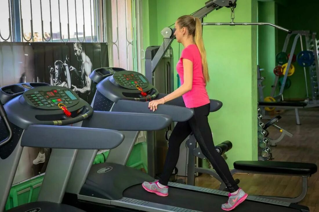 Фитнес солигорск. Фитнес тренеры мировой. Растяжка в гамаках. Колмово фитнес великий новгород. Фитнес одинцово молодежная 48.