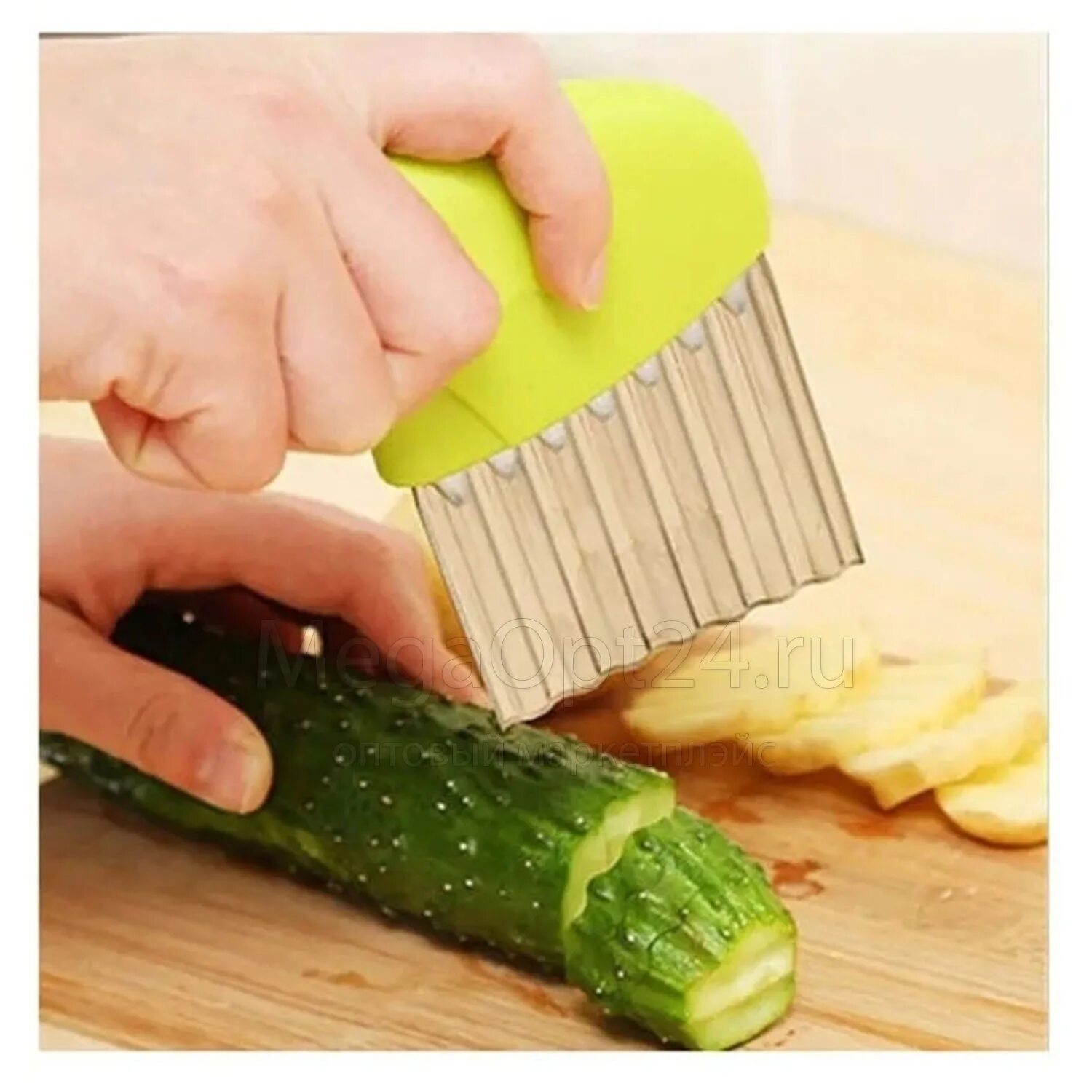 Нарезка овощей ручную. Фигурный нож для овощей. Нож для нарезки овощей. Фигурный нож для картофеля. Приспособление для резки овощей и фруктов.