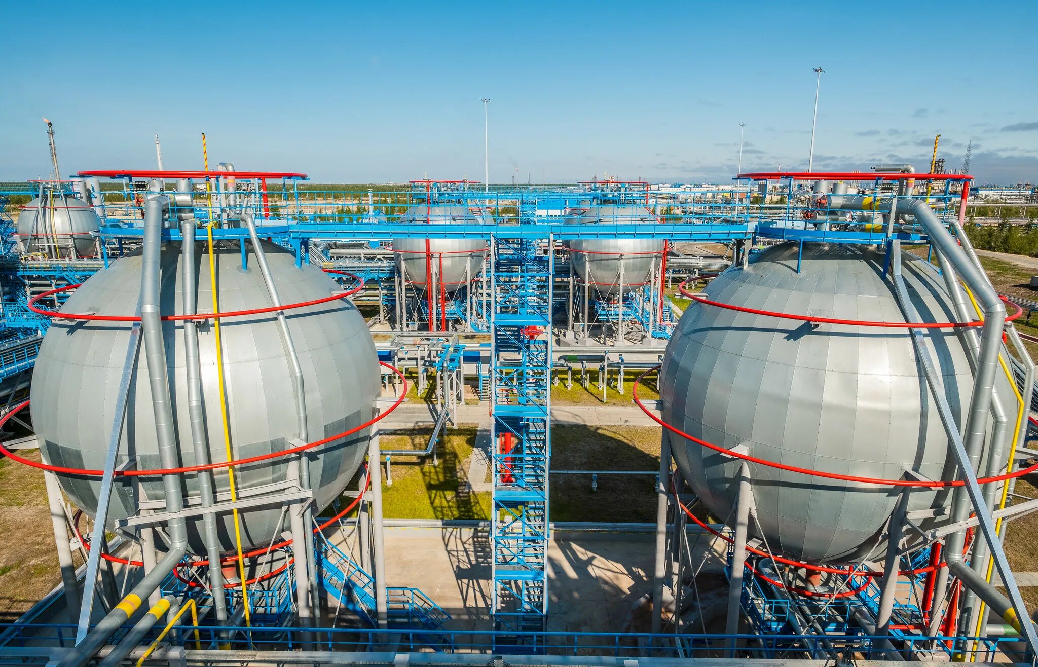 Уренгой газоперерабатывающий завод. Газофракционирование шфлу. Зпкт новый уренгой. Удк-1 уренгойского зпкт. Зпкт новый уренгой.