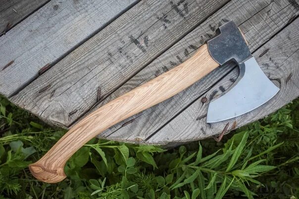 Кованый топор аника. Томагавк топор мастерская аника урманник. Топор скопа аника. Кованые топоры урм аника. Топоры урма.