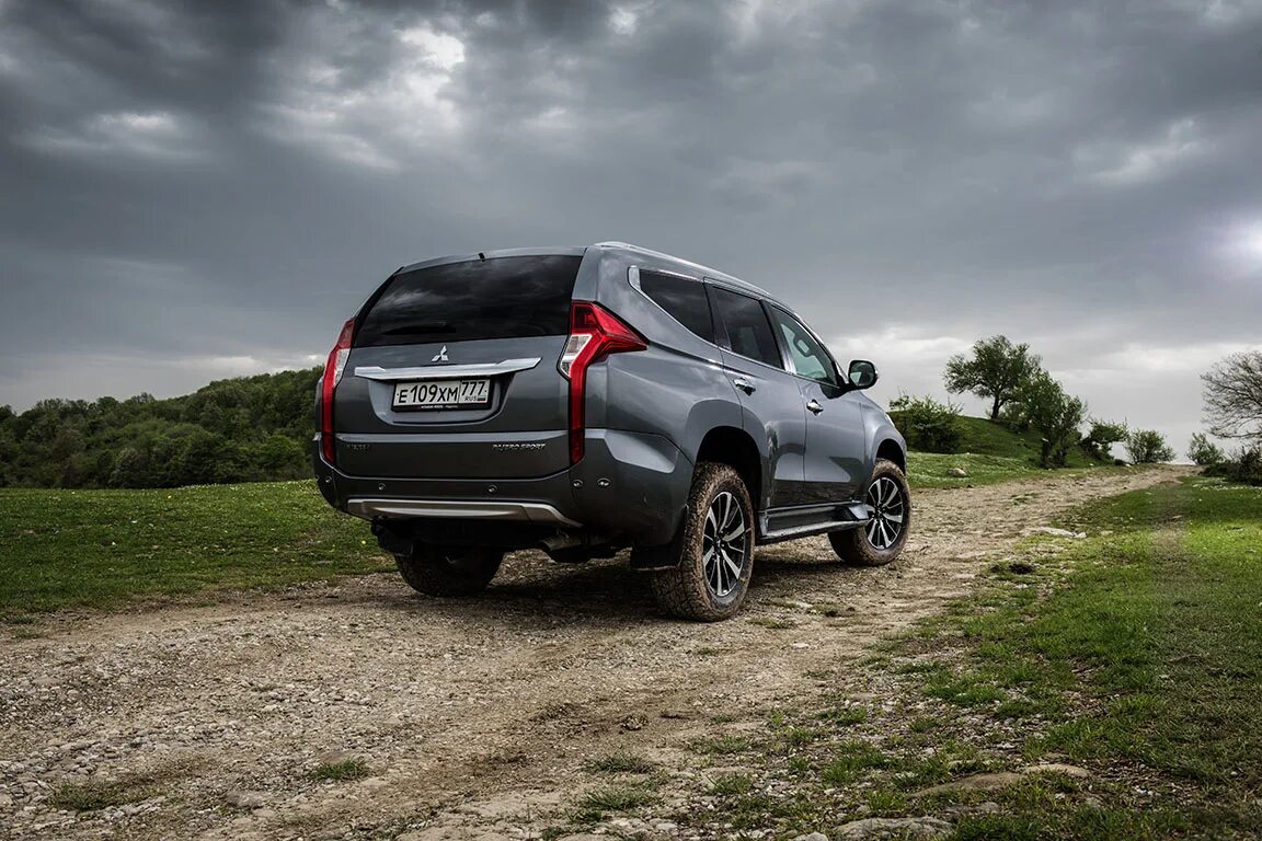 Паджеро спорт 3 5. Mitsubishi pajero sport 2017. mitsubishi pajero sport 2016. митсубиши паджеро спорт 2016. митсубиси паджеро спорт 2016.