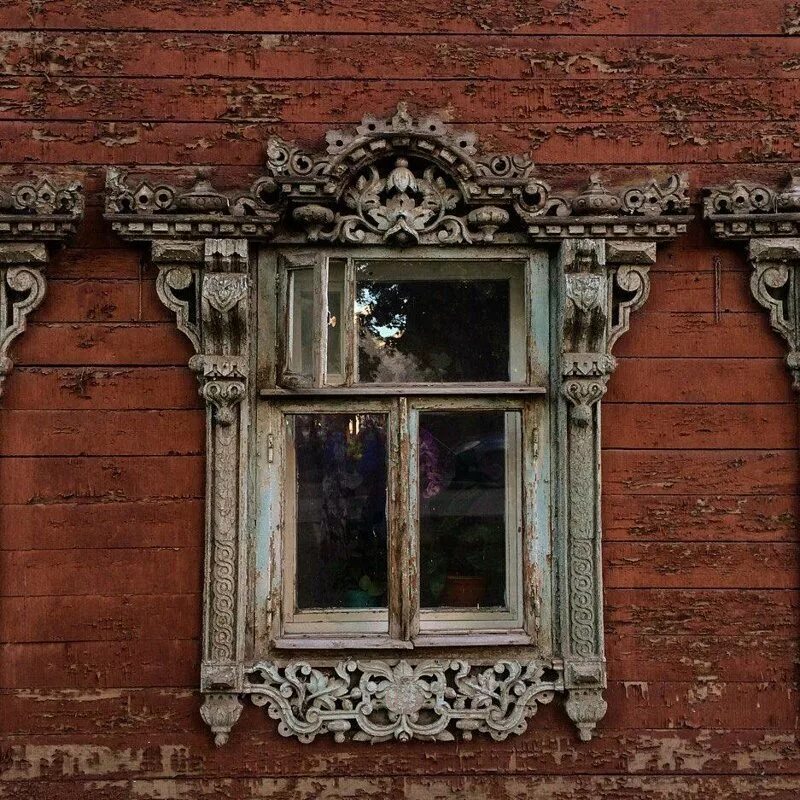 Старинные окна. Наличники старинные. Окно деревянное старинное. Наличники на окна.
