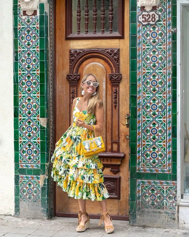 Платье в кубинском стиле. Наряд в кубинском стиле. Платье в стиле Куба. Платье Гавана. Кубинский стиль