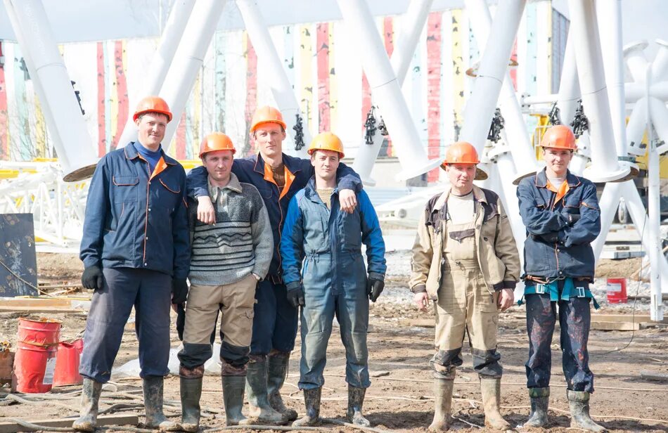 монтажник. монтажник наружных трубопроводов. монтаж железобетонных конструкций. строительно монтажные работы. мастер монтажников обязанности.