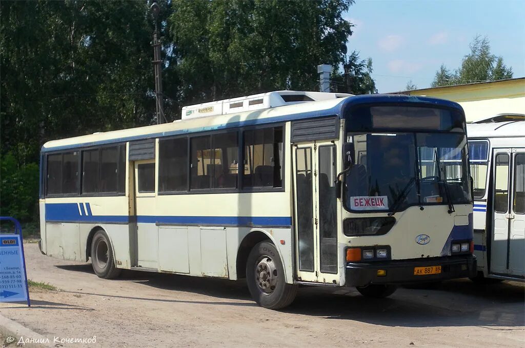 Икарус тверь. Ветеран автобус бежецк. Бежецкий автовокзал 2000. Автовокзал бежецк. Бежецк автовокзал.