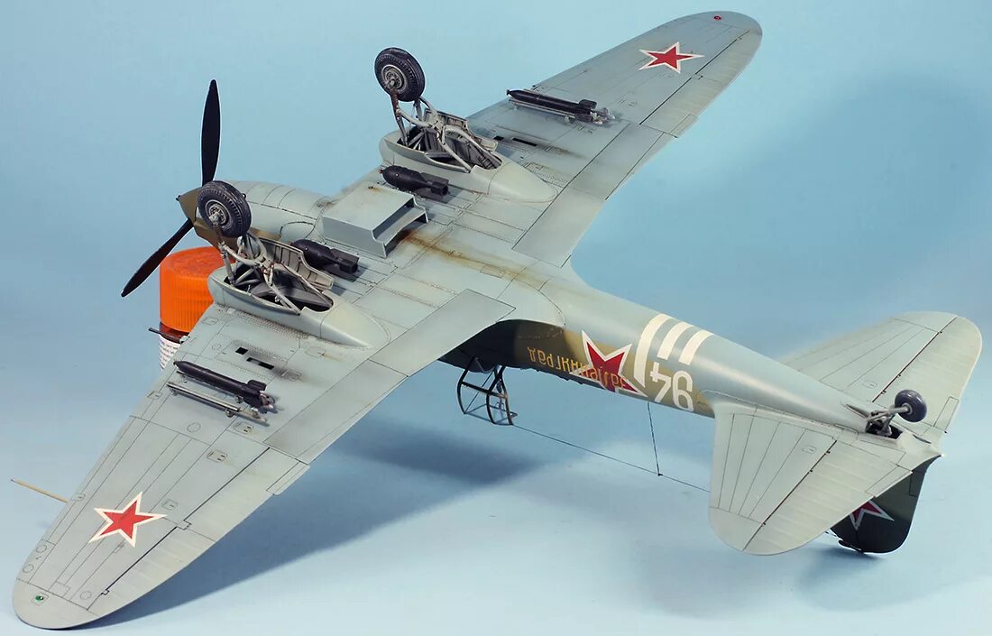 Самолеты ил купить. Ил-2 Tamiya 1/48. Ил-2 звезда 1/48. Модель самолета ил-2 1:72. Ил-2 1/72 Tamiya.