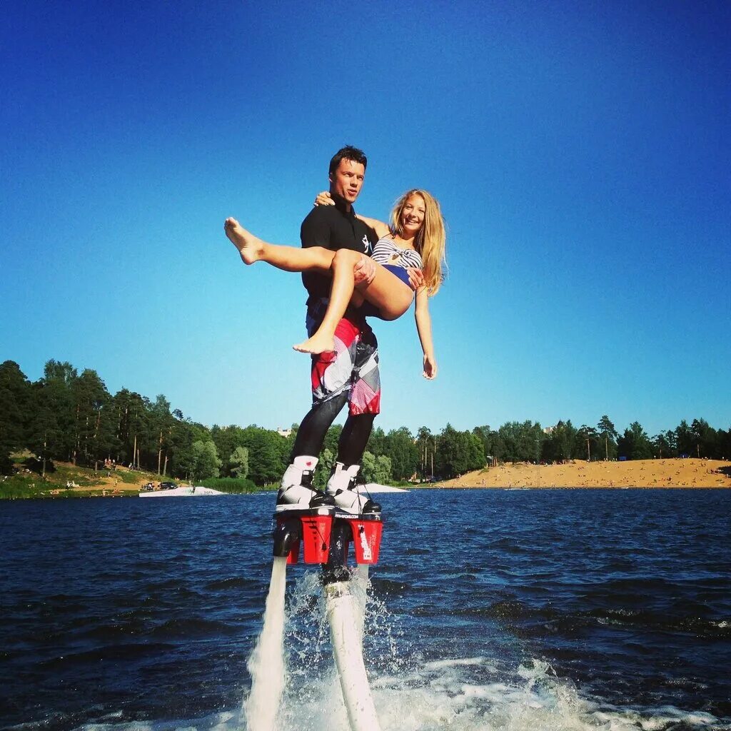 Активный отдых. Флайборд валерия. Прыжок с парашютом девушка. Стелфин. Фотосессия с парашютом.