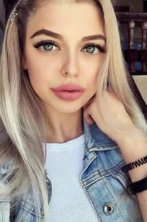 Девочки с пухлыми губами