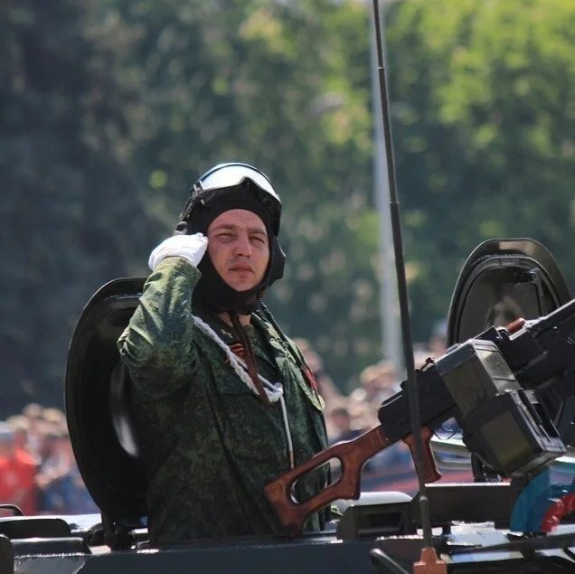 23 июня 1985. Фото с парада ЛНР. Мемориал ДНР. Герои ЛНР. Комендатура парад ЛНР.