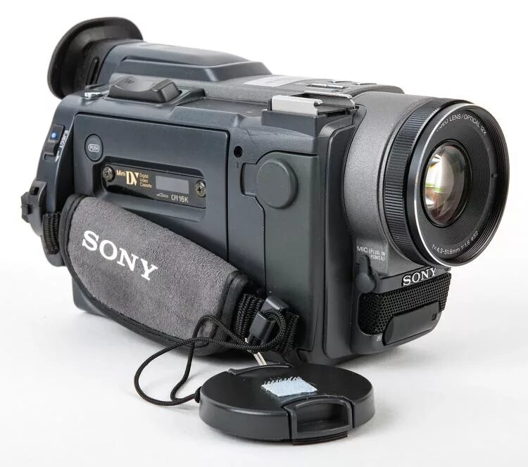 Камера 2000 года. Sony Camcorder pd100a. Сони камкордер 2000. Камера сони 2000. Видеокамера Sony 2000 года.