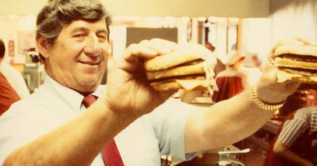 Тройной биг мак. Ингредиенты биг мака. Long before the big mac was invented. Макдональдс big mac. Изменился размер биг мак.