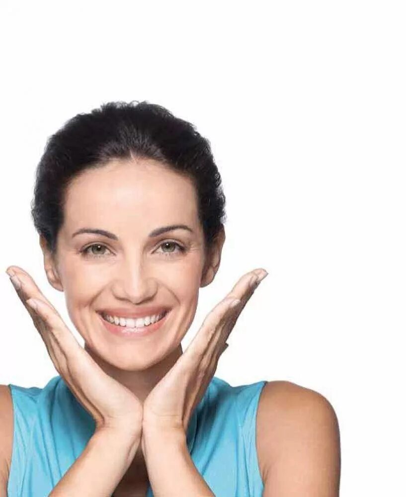 Провайдер для лица. Девушка протирает лицо. Провайдер для лица. Косметология. Красивое лицо косметология.