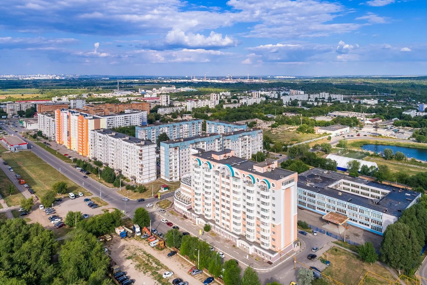 Новокуйбышевск Самарская область. Новокуйбышевск центр города. Самарская обл Новокуйбышевск ул Свердлова. Город Новокуйбышевск Самарская область численность населения.