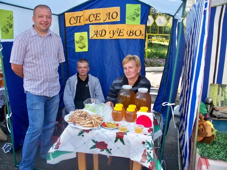 Фото медынь калужская область. Юхнов дорога. Медынь деревня. День города медынь. Медынь музей военной техники.