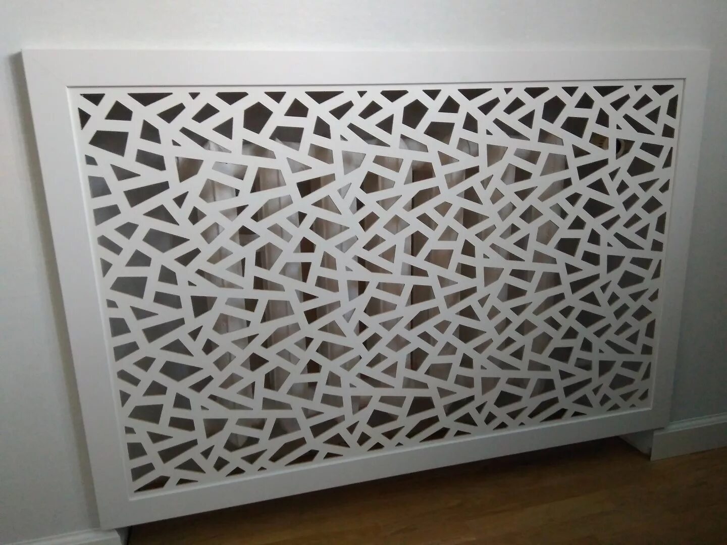 Решетка мдф rodecor 17104ar. Перфопанель хдф. Хдф перфорированная 440 х1240. Перфорированная панель хдф дамаско белая 1200-600. Родекор декоративная решётка.