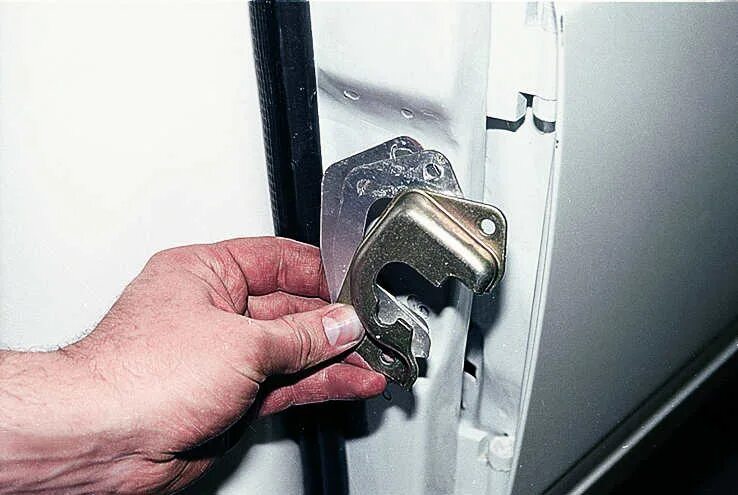 ваз 2114 тяги дверного замка. дверные замки на ниву 21213. дверной замок ваз 2107. дверной замок ваз 2107. регулировка замка двери ваз.