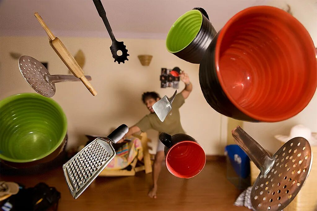 Take everything but the kitchen sink. Everything but the kitchen sink. Предложение с идиомой everything but the kitchen sink. Single (оригинал everything but the girl). Everything but the kitchen sink.