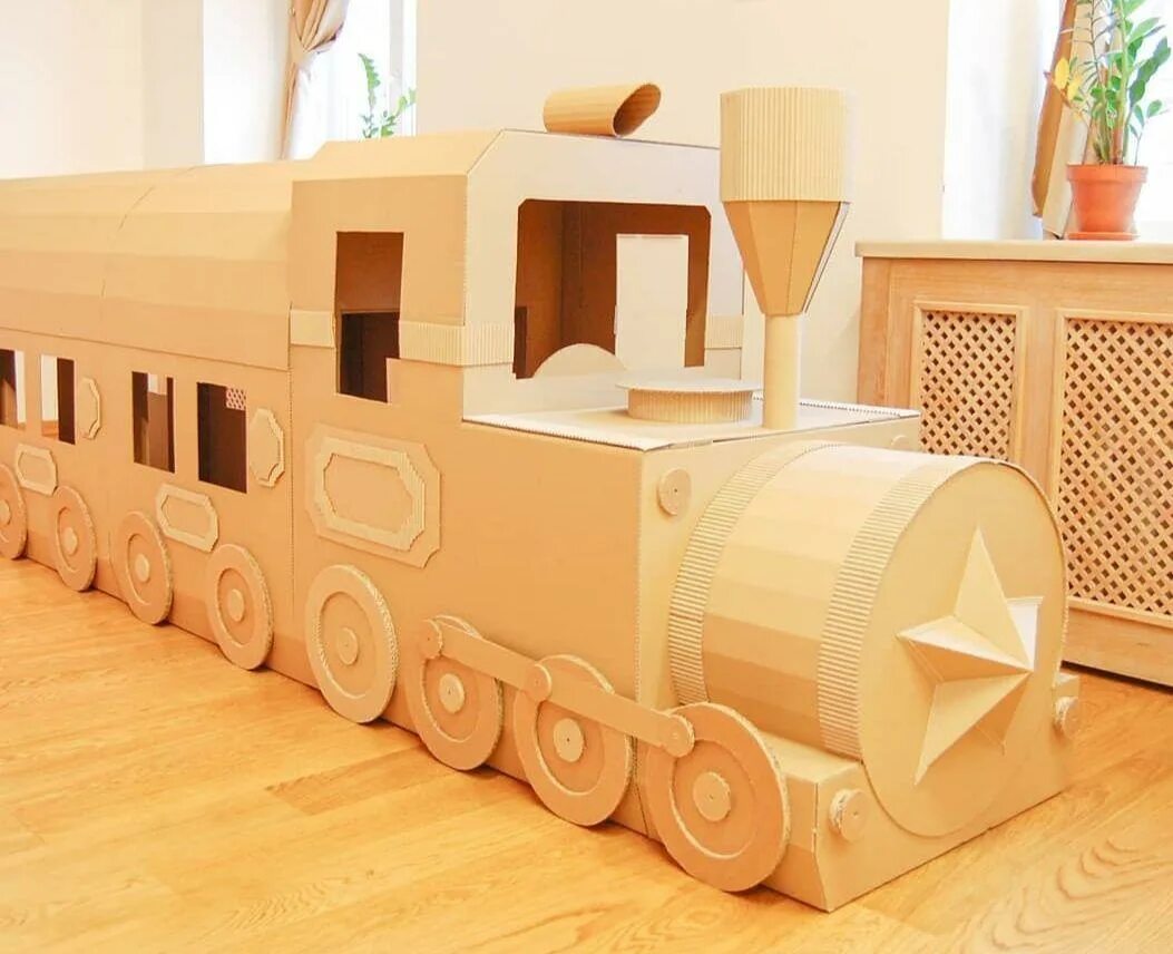 поезд из картона. поделка паровозик. картонный паровозик. паровозик из картона. паровоз из коробок.