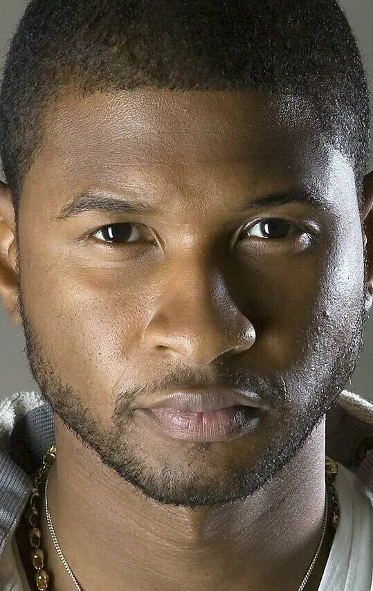Ашер национальность. Usher. usher raymond. ашер 2000. ашера ашера.