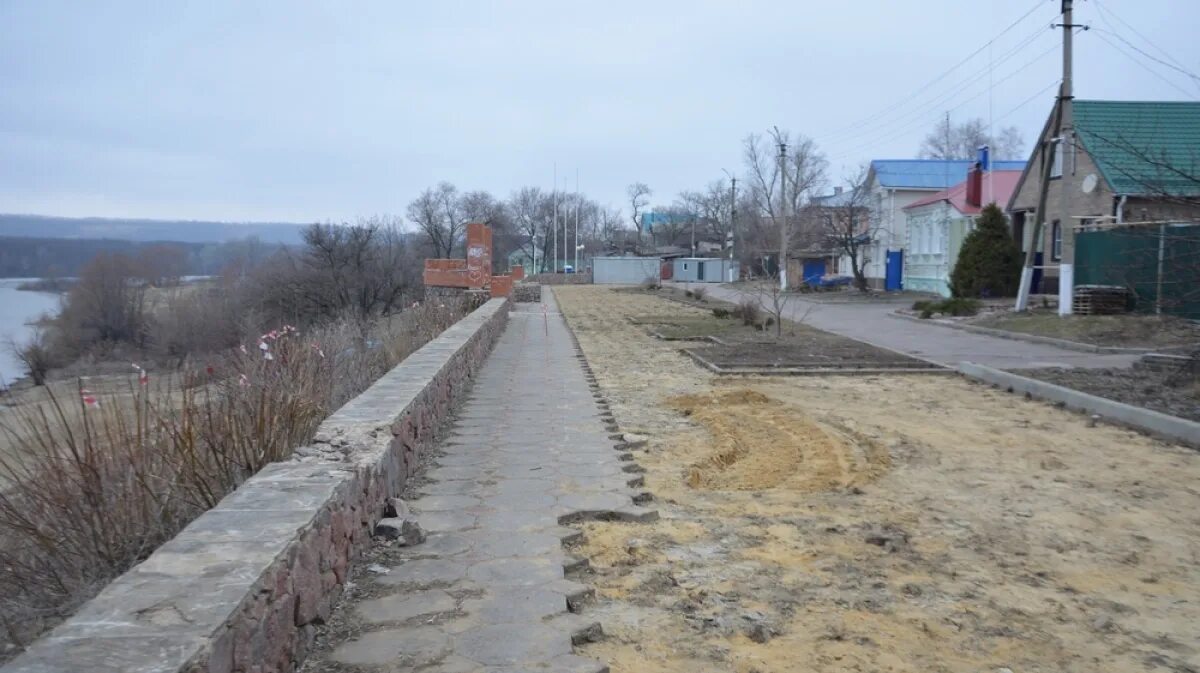 Река дон в павловске воронежской области. Павловск на Дону Воронежская область. Набережная Павловск Воронежская область. Павловск Воронежская область Дон набережная. Речка Дон Павловск Воронежская область.