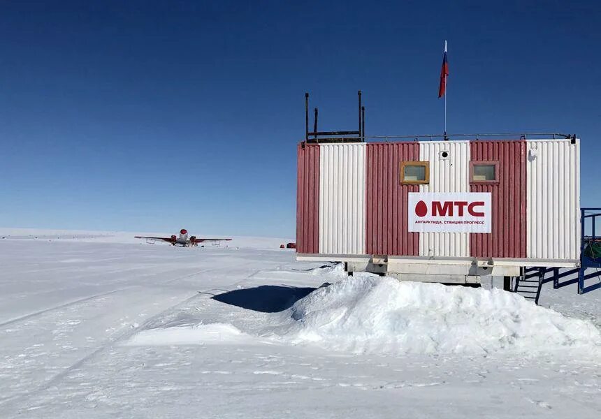 Первые антарктические станции. Станция Прогресс в Антарктиде. Полярная станция Прогресс в Антарктиде. Конкордия (антарктическая станция). Чжуншань (антарктическая станция).