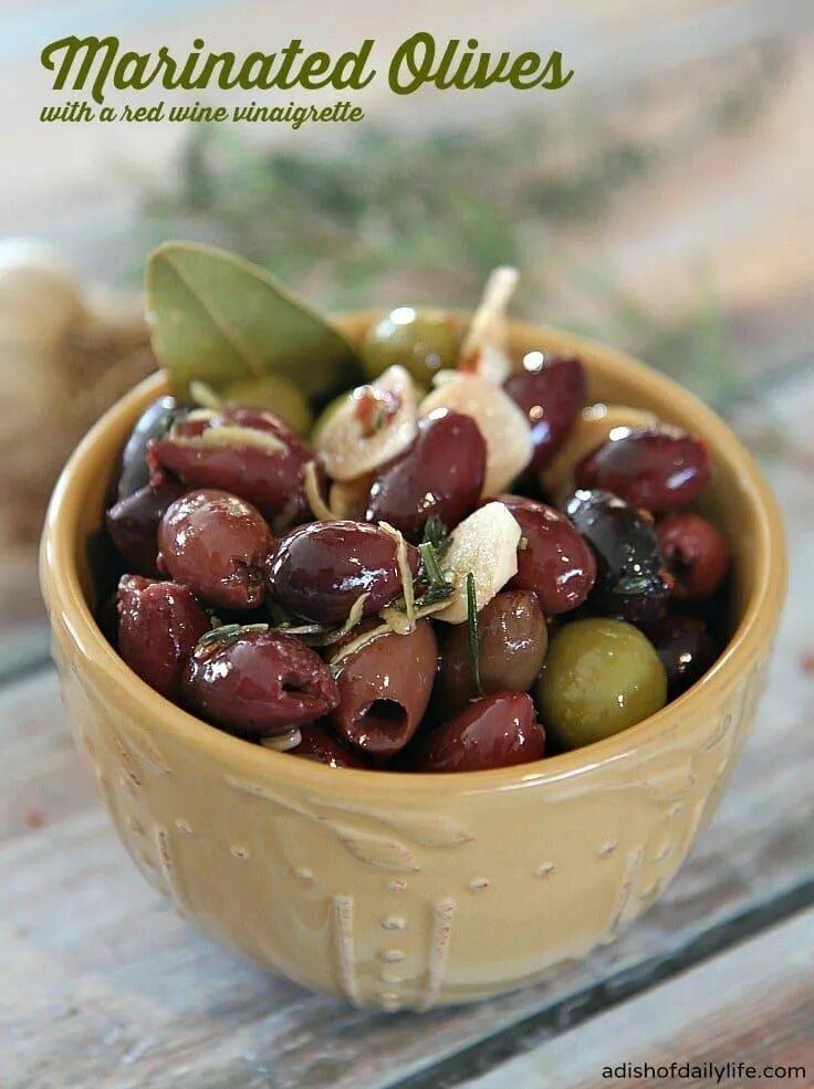 Мариновать маслины. Аджарские маслины. Оливки Olives Calypso. Бордовые оливки. Маринованные маслины.