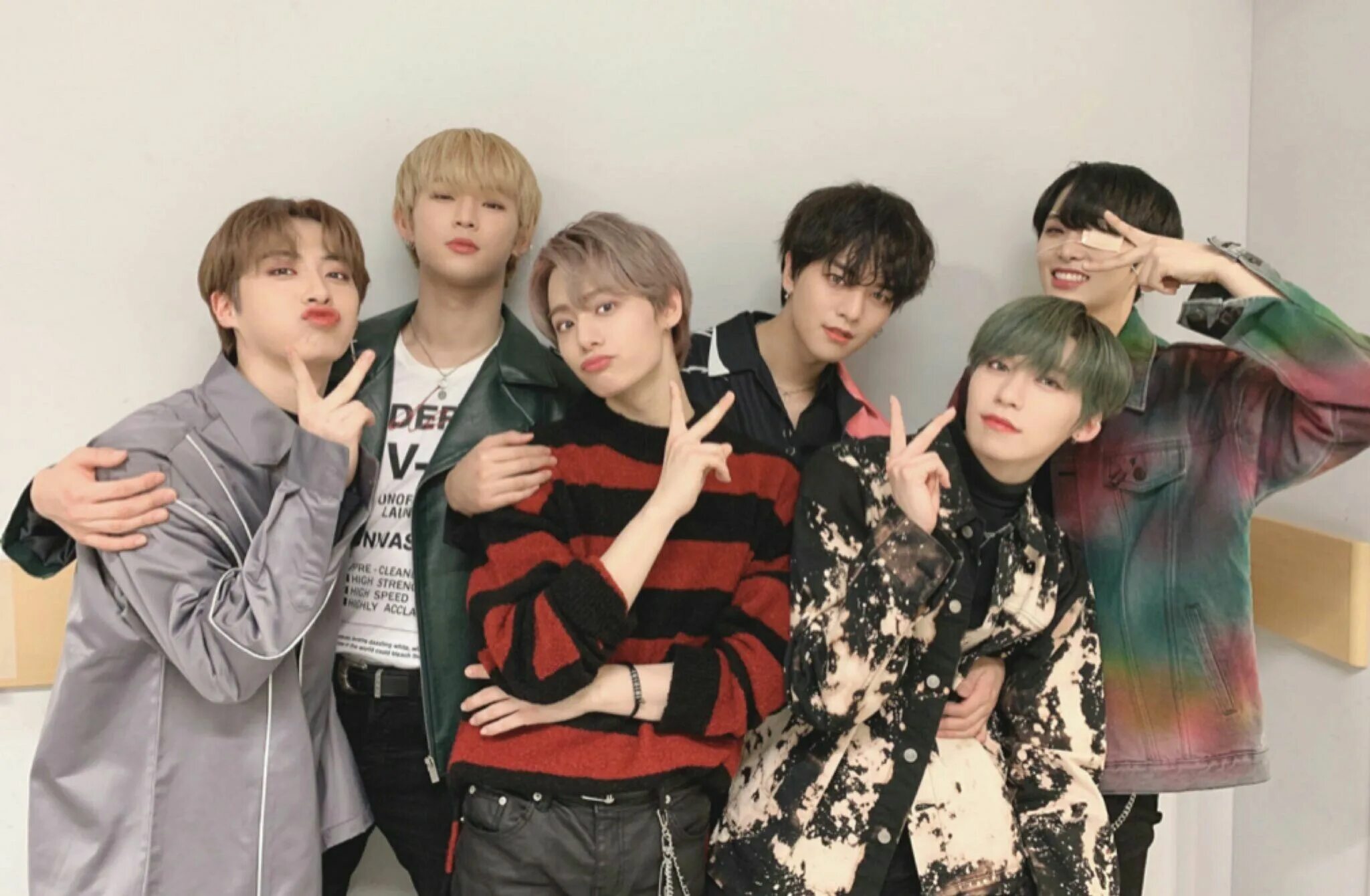 Oneus same. ONEUS kpop Хванун. ONEUS kpop Group. ONEUS kpop Лидо. Группа ONEUS Сохо.