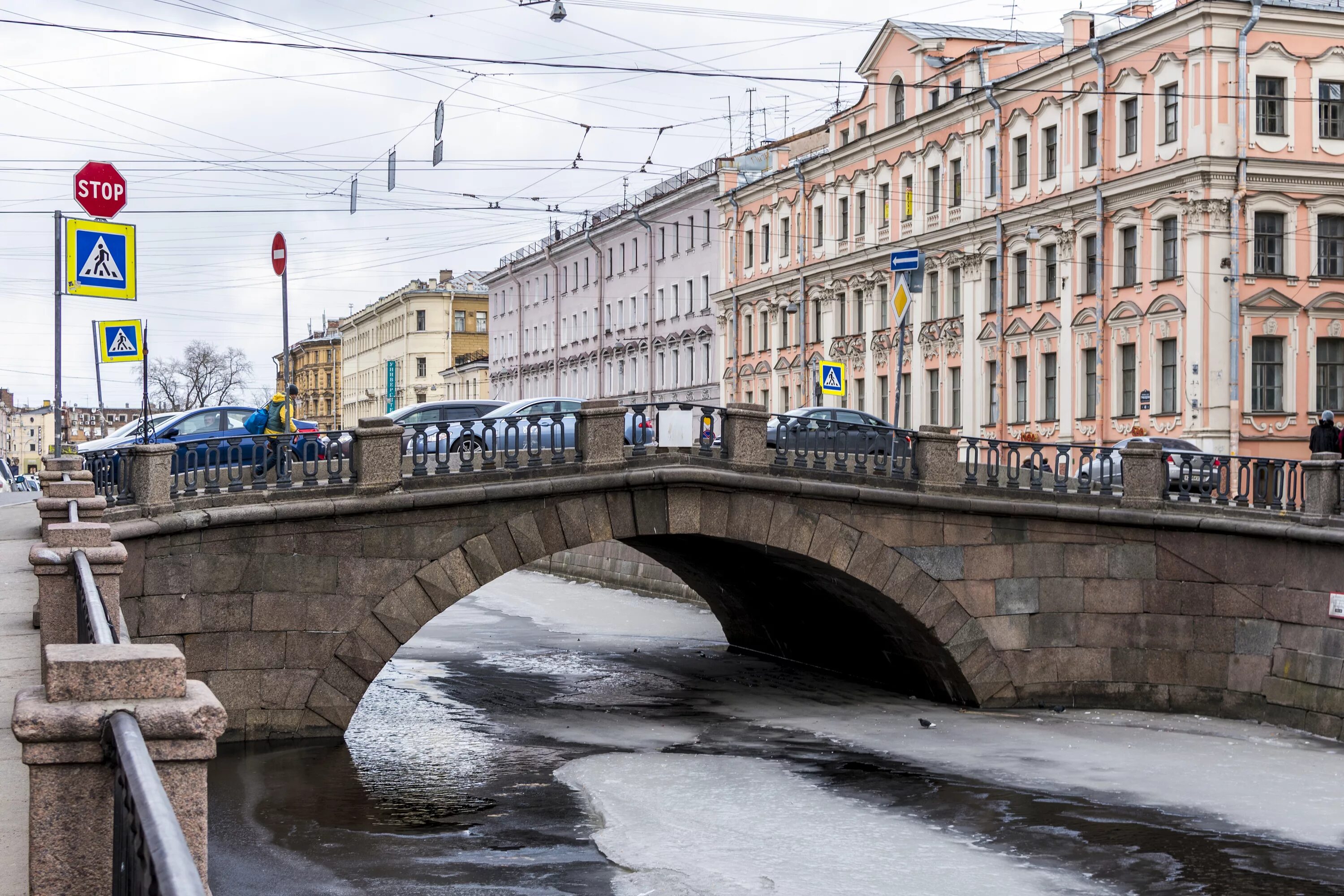 Первый каменный мост. Каменный мост на канале Грибоедова. Каменный мост Санкт-Петербург канал Грибоедова. Каменный мост СПБ через канал Грибоедова. Санкт Петербург улица канал Грибоедова река Фонтанка мост.