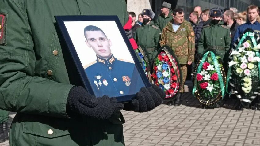 Погибшое солдаты росси. Была посмертно героем. Была посмертно героем. Была посмертно героем. Погибшое солдаты росси.