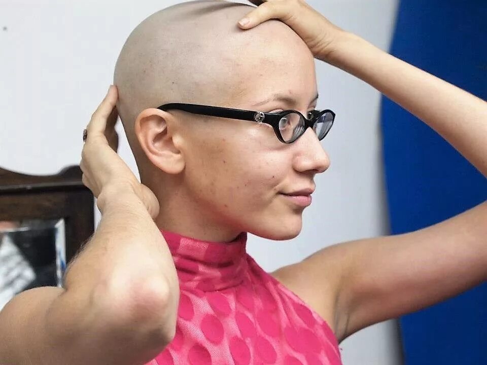 Shaved woman. Дэйзи Хэд лысая. Rentana bald. Лысая прическа.