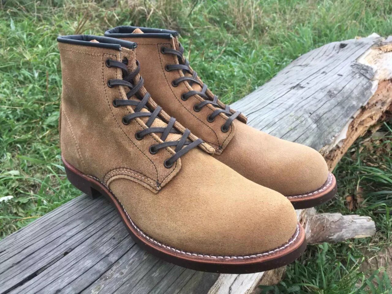 Red wing 2902. Red wing 8146. Продать ботинки. Ботинки red wing из кожи буйвола. Ботинки red wing vintage.