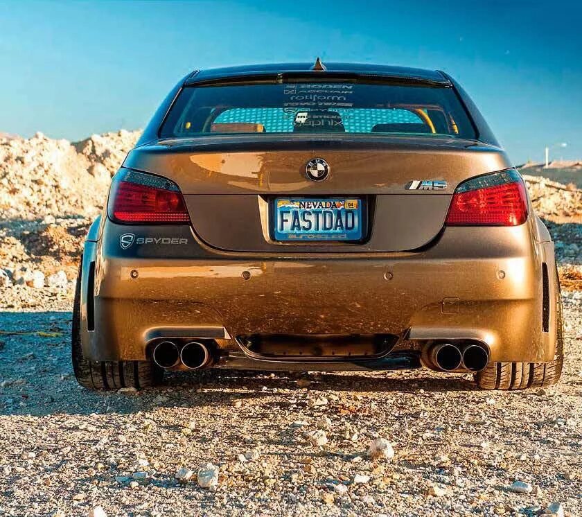 М5 дорест. БМВ м5 е60. БМВ м5 е60 зад. BMW e60 Widebody. БМВ 5 е60.