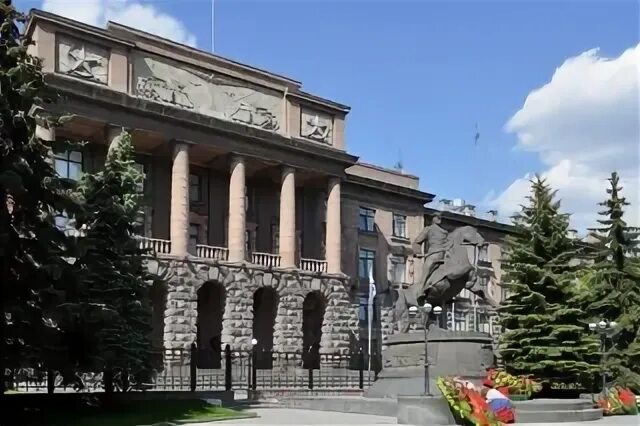 Сайт цво екатеринбург. Штаб урво в екатеринбурге. Штаб уральского военного округа. Штаб центрального военного округа екатеринбург ленина 71. Штаб военного округа екатеринбург.