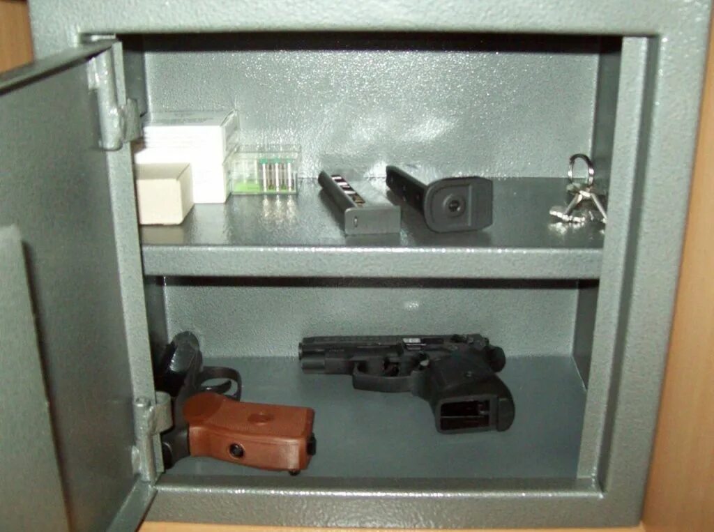 Нарушение правил хранения оружия. Оружейный сейф для ПП-2000. Пистолетный сейф CB-9705. Замок сейф СЗР-85.
