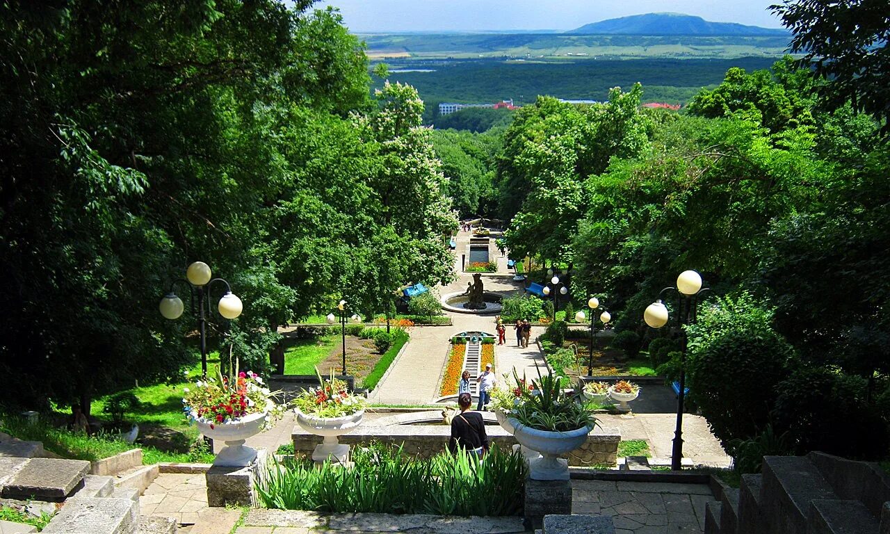 Железноводск 26. Нижний парк Железноводск. Парк Говорухина в Железноводске. Железноводск парк с озером. Парк имени Смирнова Железноводск.