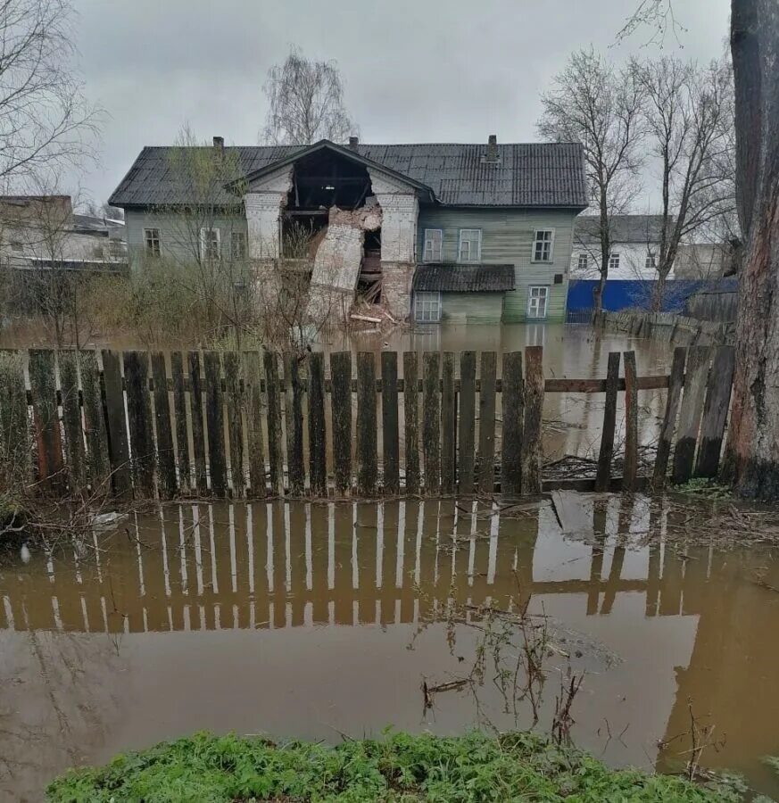 Погода г кувшиново тверская область. Кувшиново Тверская область. Дамба в Кувшиново. Наводнение в Тверской области. Плотина Кувшиново.