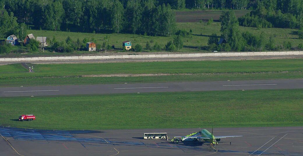 Аэропорт Горно-Алтайск. Аэропорт горный Алтай. Аэропорт Горно Алтайск парковка. Аэропорт Горно Алтайск парк вертолетов. Аэропорт горно алтайск прилет