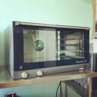 Конвекционная печь 4 уровня