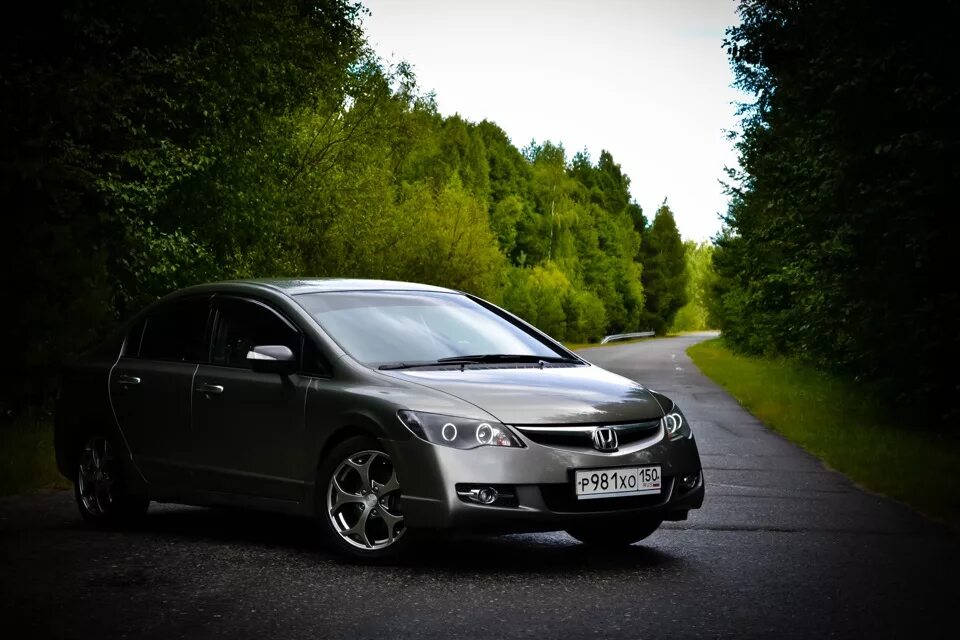 Honda civic drive. Honda Civic 4d. Honda Civic 4d (8g). Хонда Цивик 4. Honda Civic 4d r17.