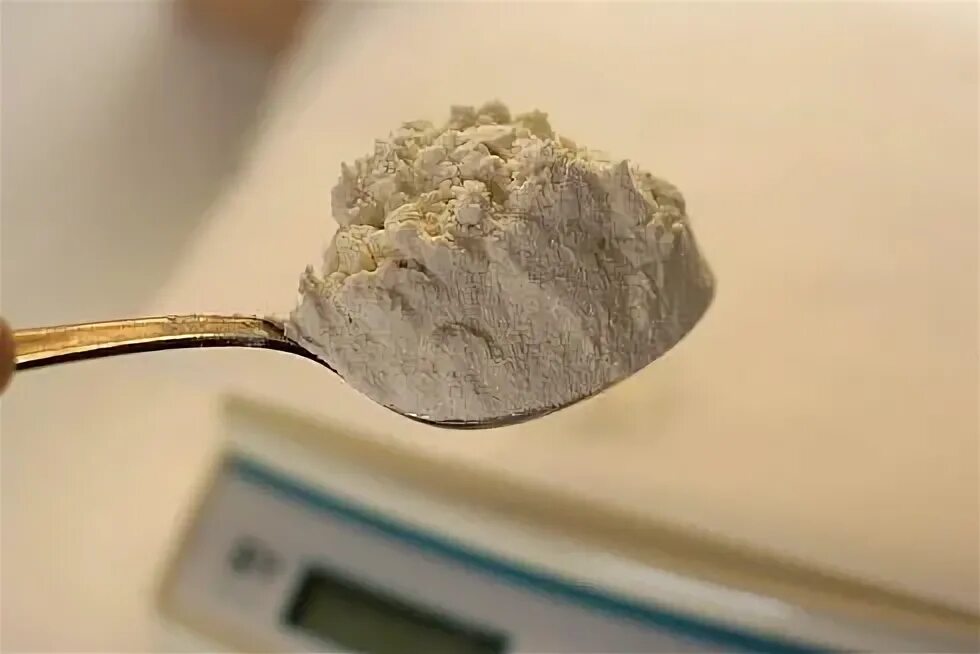 Как выглядит грамм муки. 500 грамм муки. Отвесить муку ложкой. 100 грамм риса. 125 грамм муки.