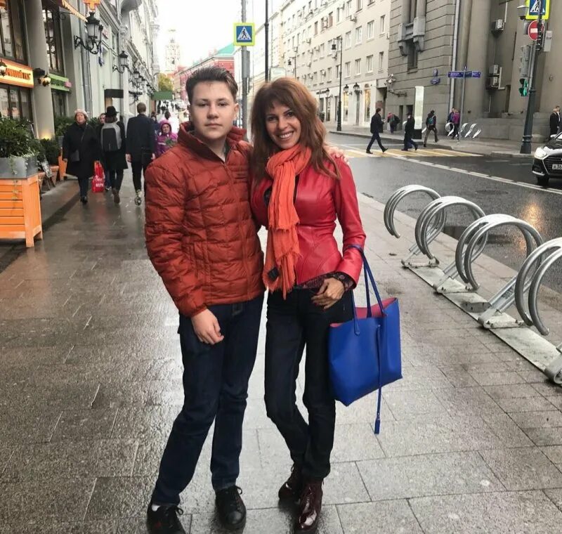 Штурм дети. Наталья штурм сын арсений. Дочь натальи штурм. Наталья штурм дети. Наталья штурм сын арсений.