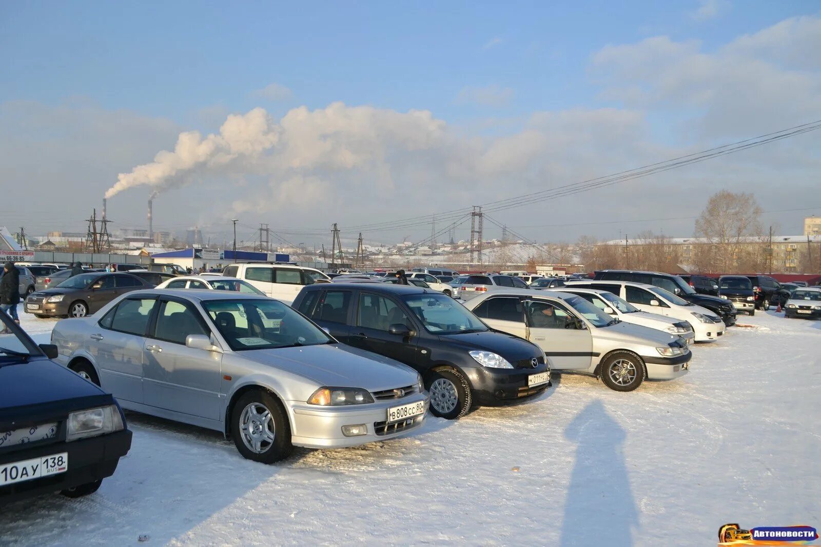 Цены автомобилей улан удэ. Авторынок зимой. Улан-Удэ авторынок. Улан-Удэ машины. Машины на авторынке Улан-Удэ.