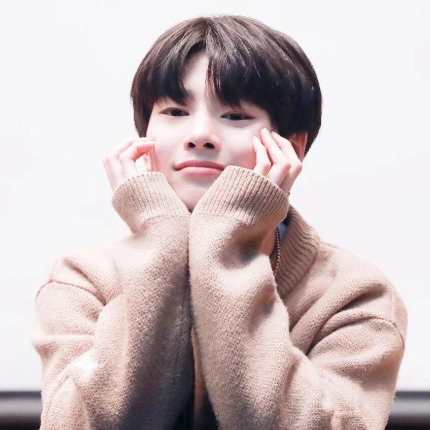 Чонин 2025. Чонин stray kids. чонин stray kids 2025.