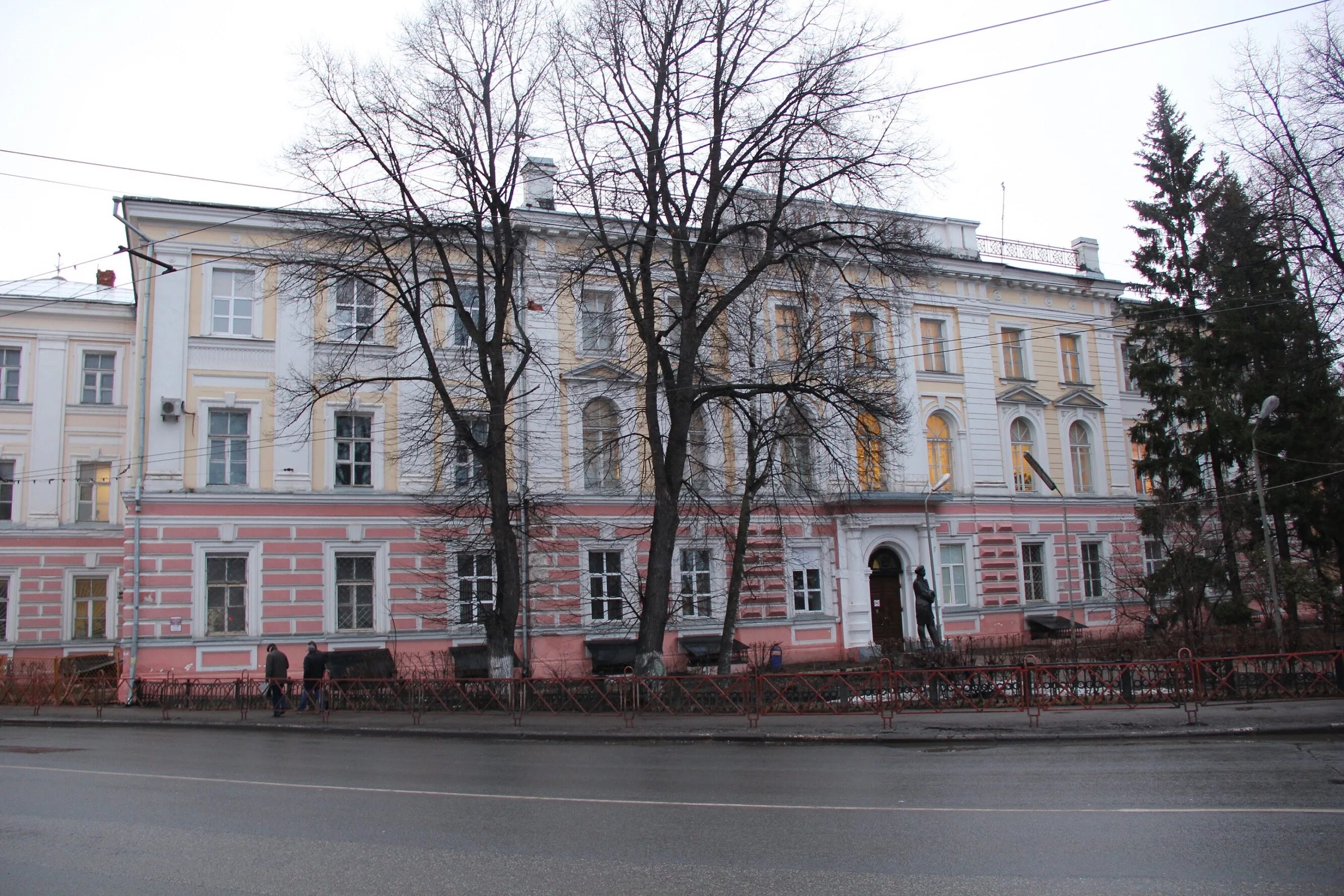 Сайт ярославского государственного университета. Ярославский государственный университет им п.г Демидова. Ярославль университет ЯРГУ. ЯРГУ им. п.г. Демидова, Ярославль. Демидов университет Ярославль.