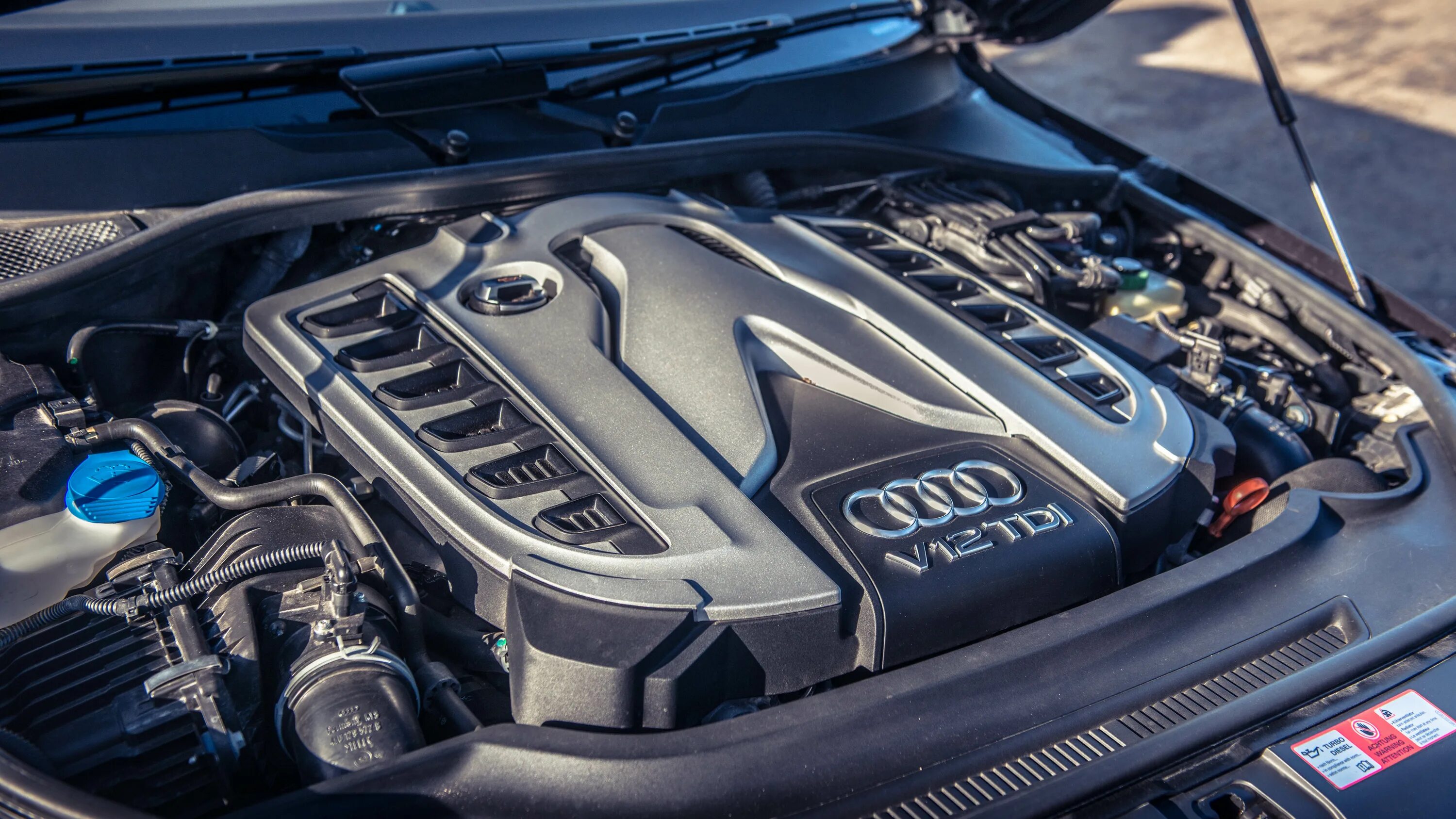 Мотор ауди rs7. Ауди 7 цилиндров. 0 tdi. 2 fsi. Ауди q7 3.