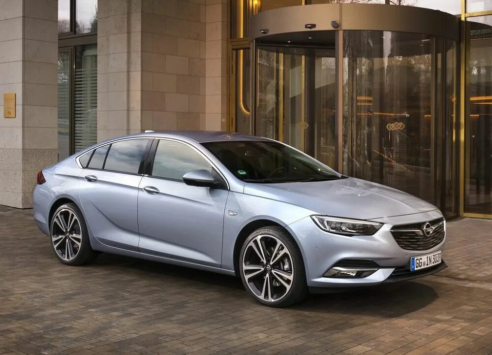 Opel Insignia 2017. Опель Инсигния 2019. Опель Инсигния 2017. Opel Insignia 2021. Автомобили среднего класса 2018 список